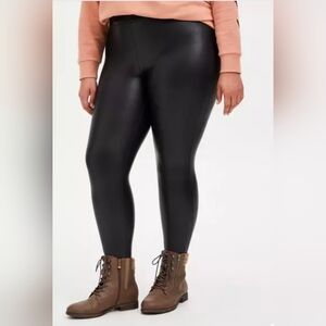 Black Leggings – Faux Leather Fleece Lined